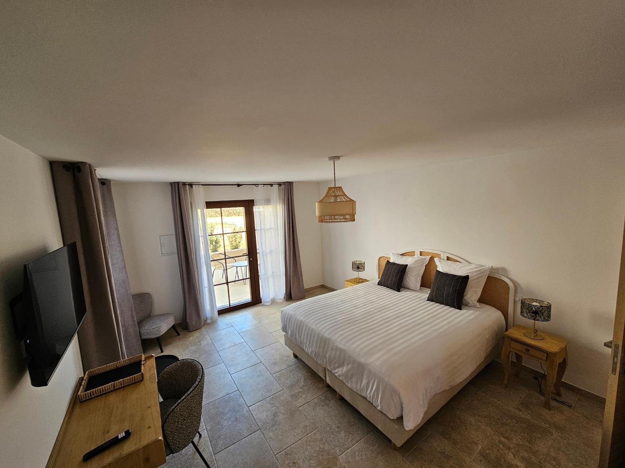 Le Baguier Hotel La Roquebrussanne Buitenkant foto